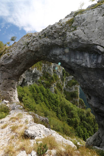 L'arco del Monte Forato tra le Alpi Apuane
